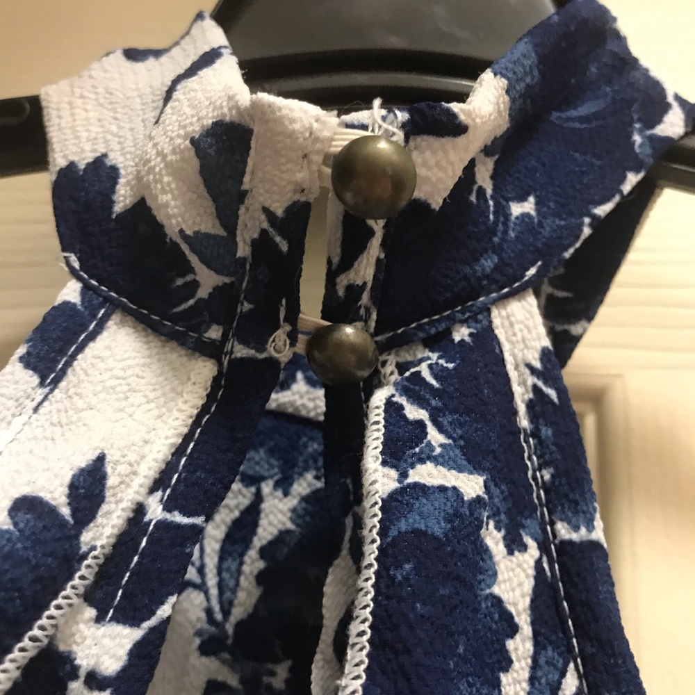 Floral Top - Picture 3 of 3